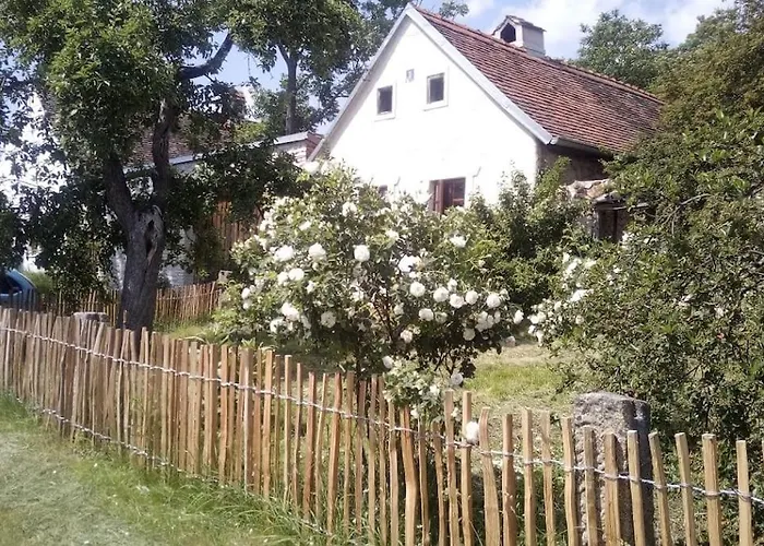 Utulny Domek S Malou Zahradkou
